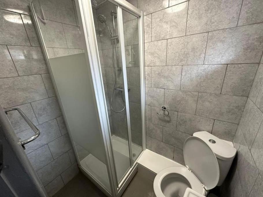 Brand New Large Studio Flat! Sutton  Exteriér fotografie