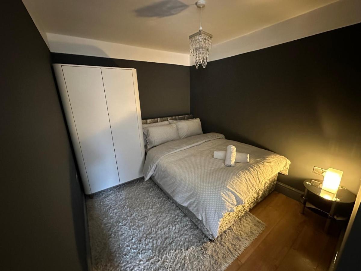 Brand New Large Studio Flat! Sutton  Exteriér fotografie